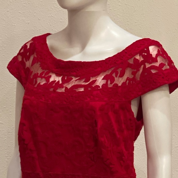 TADASHI SHOJI Filigree Embroidered Lace Red Cocktail Dress, NWOT, Size 12 - Picture 10 of 15